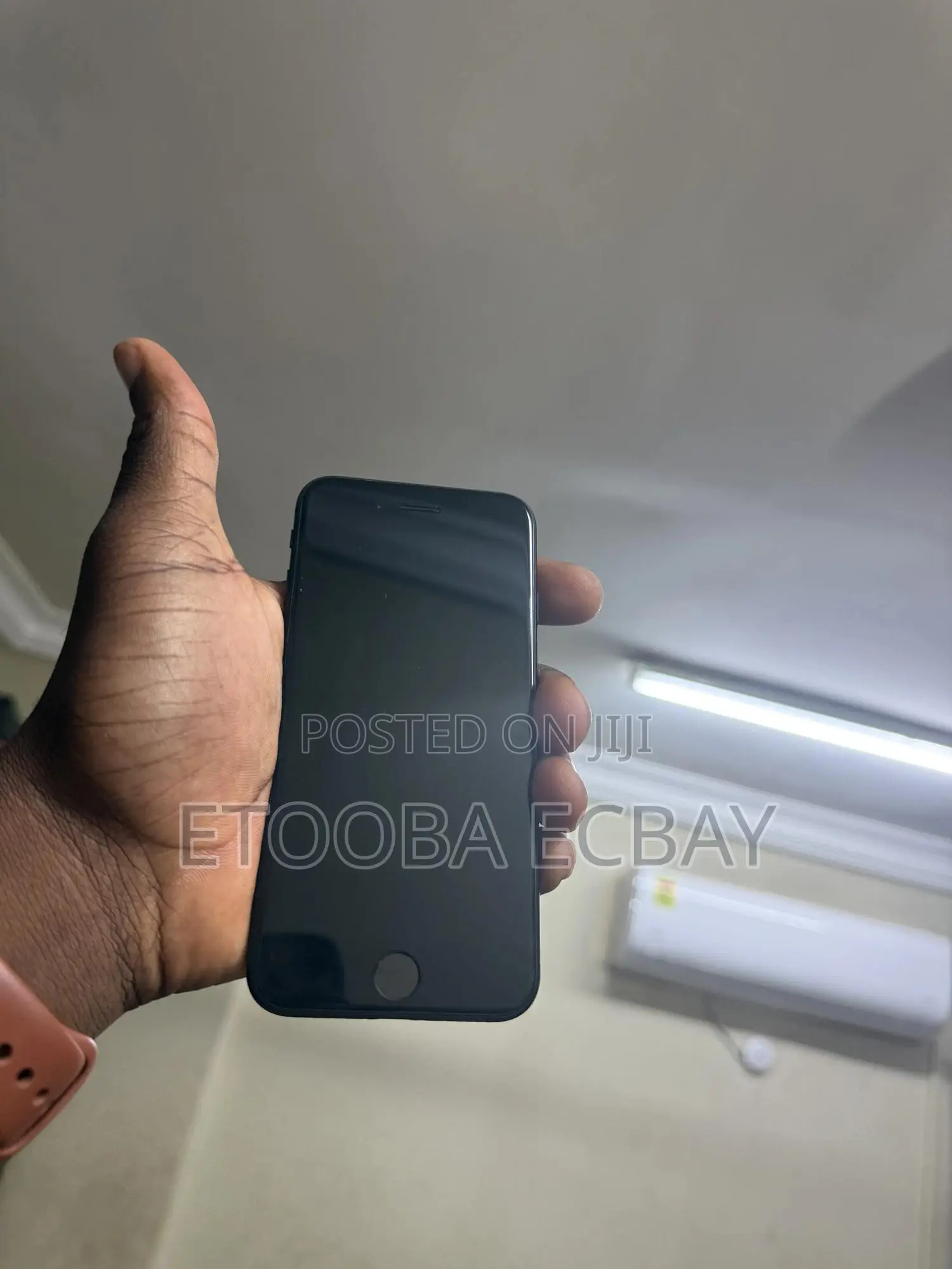Apple iPhone SE (2020) 64 GB Black