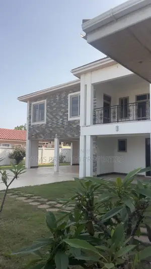 6bdrm Mansion in American House, East Legon for rent
