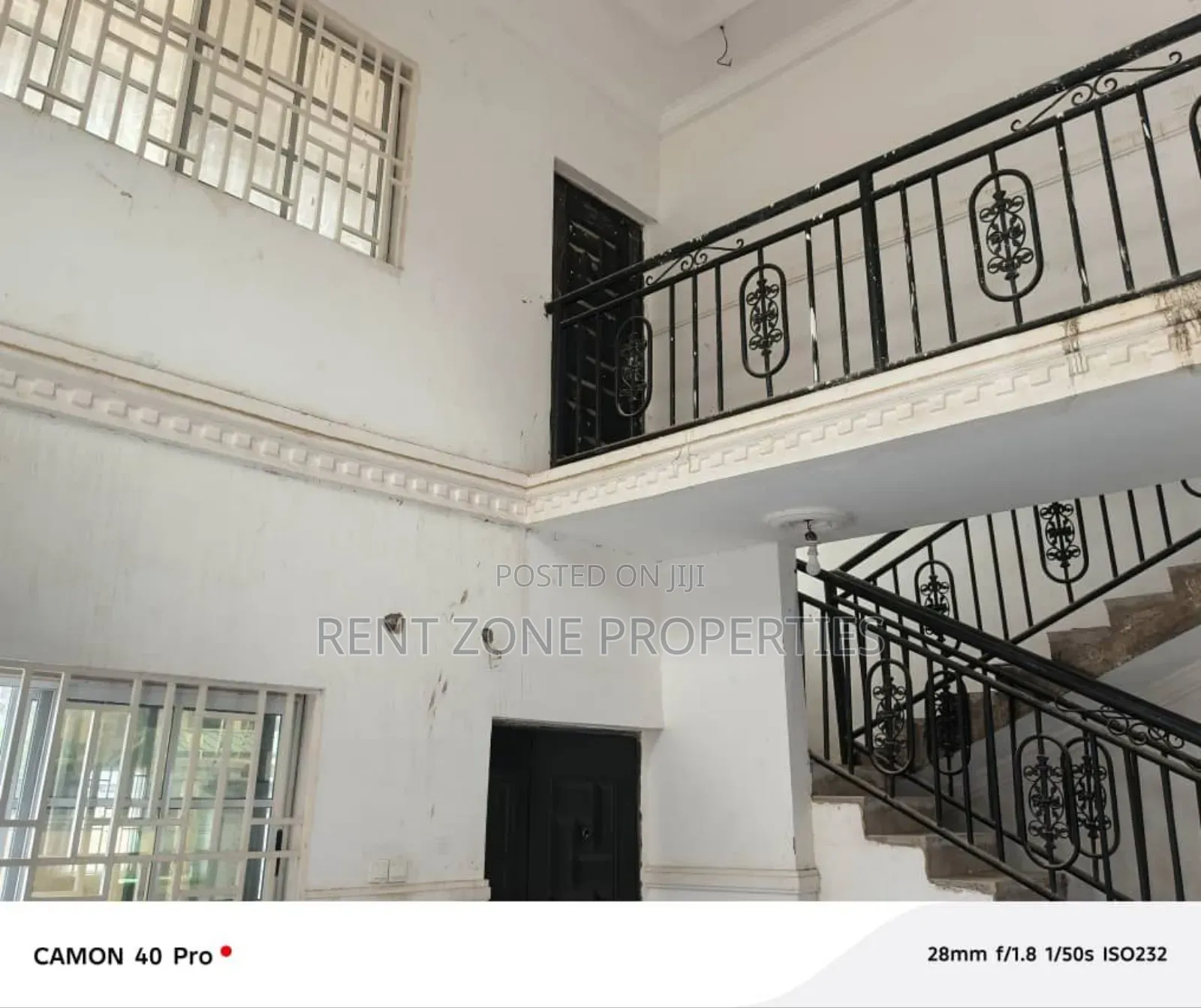 6bdrm Duplex in Amasaman for sale