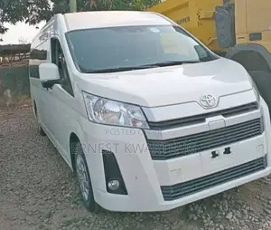 Toyota HiAce 2021 White