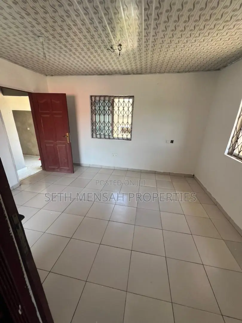 10bdrm House in 10 Bedroom House, Presby Church Area for rent