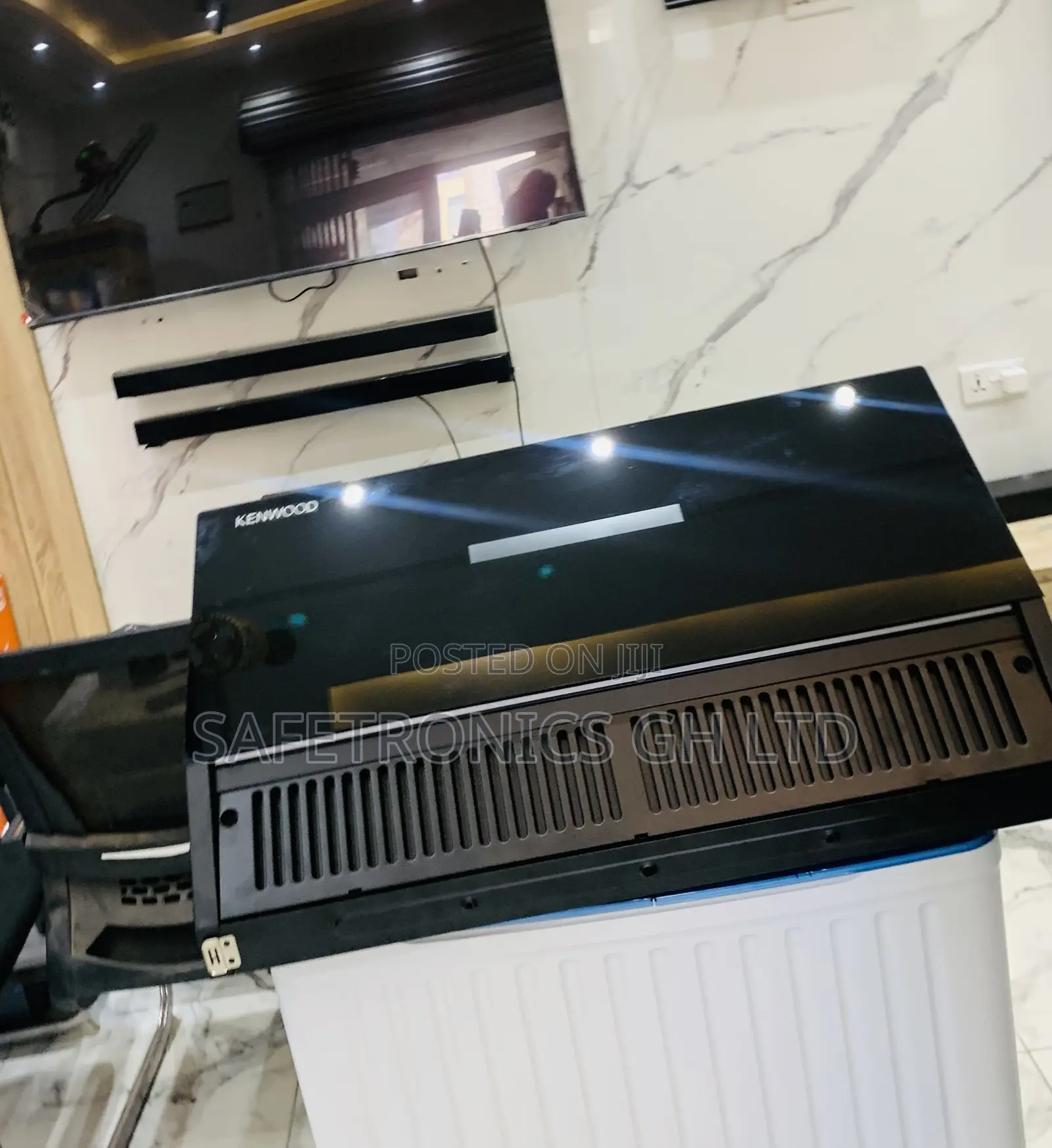 Ultra Modern Black Kenwood 90cm Mirror Black Finish Extractor