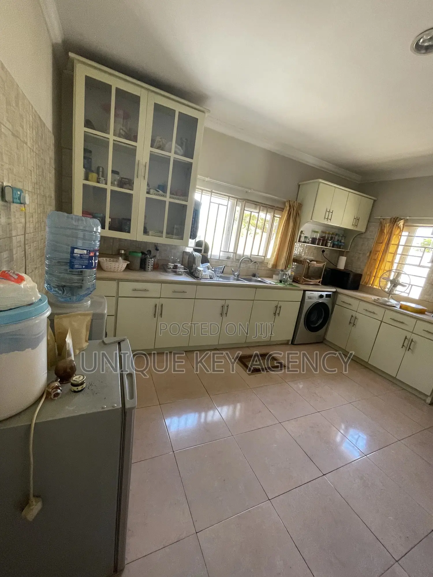 Furnished 3bdrm House in Unique Key Agency, Manet Court for sale