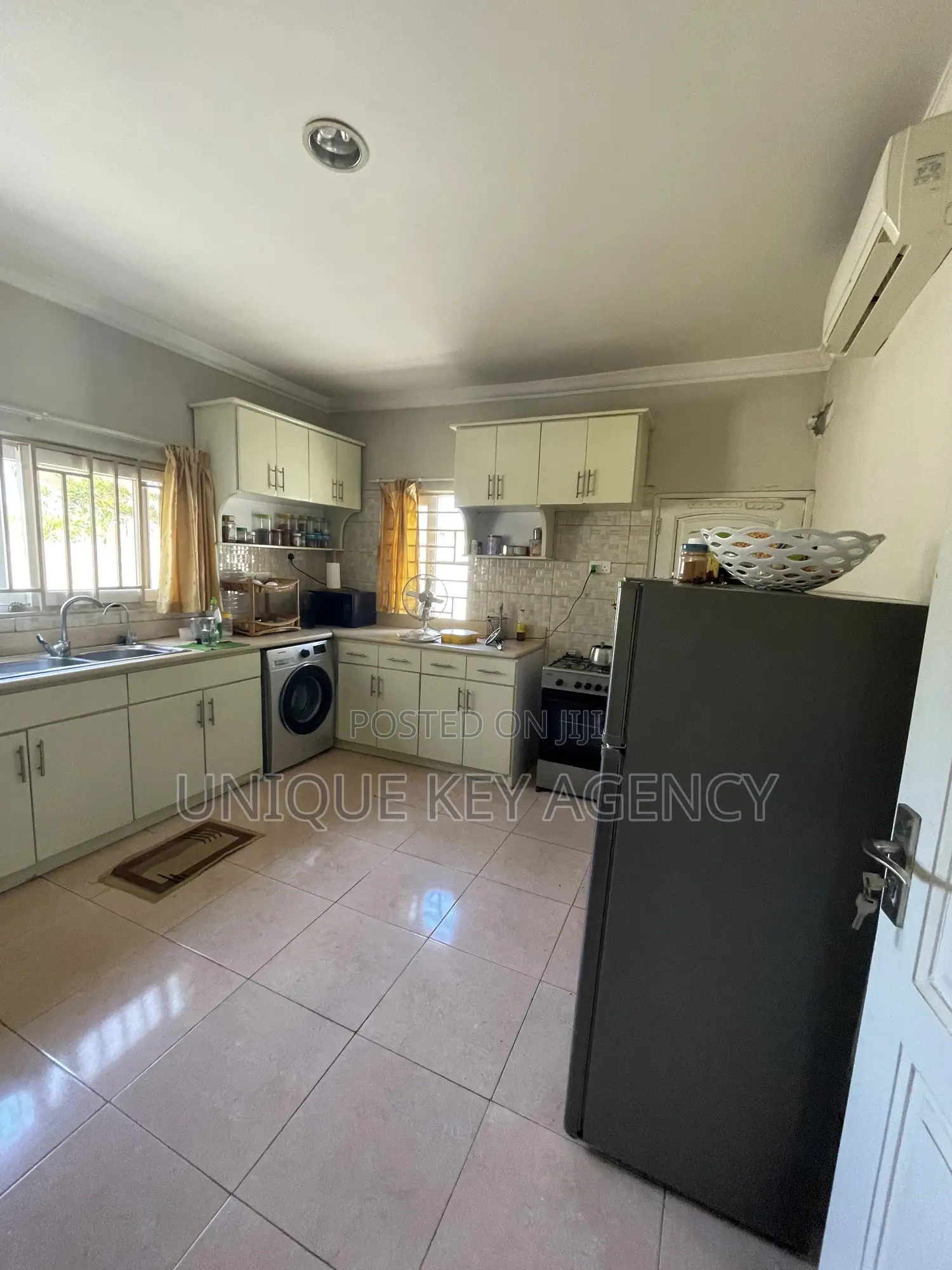 Furnished 3bdrm House in Unique Key Agency, Manet Court for sale