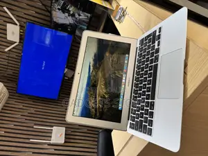Laptop Apple MacBook Air 4GB Intel Core i5 SSD 128GB