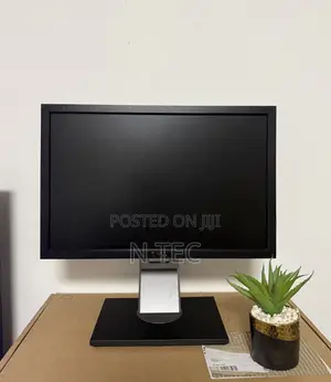 19 Inches Dell Monitor