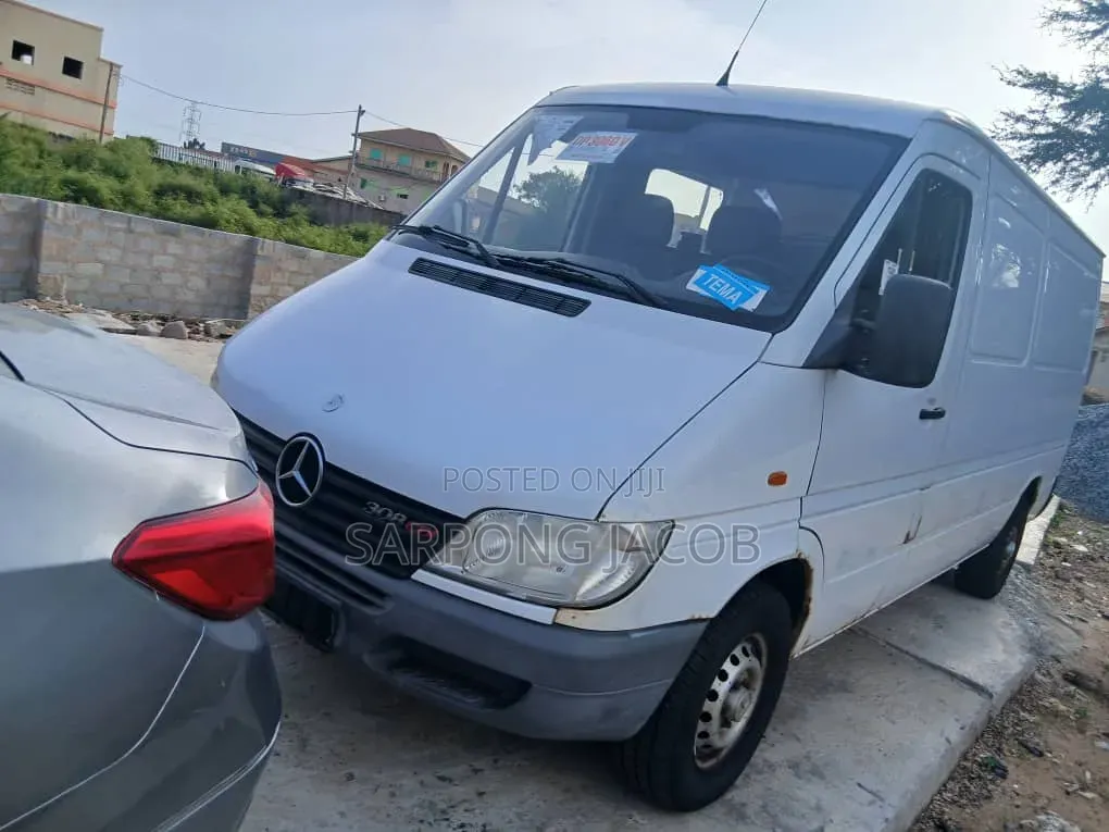Mercedes-Benz Sprinter 2005 White