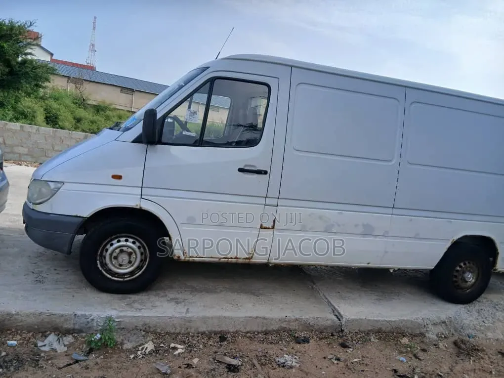 Mercedes-Benz Sprinter 2005 White