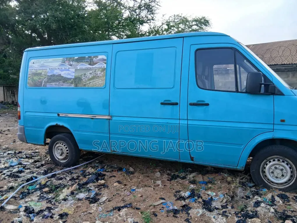 Mercedes-Benz Sprinter 2005 White