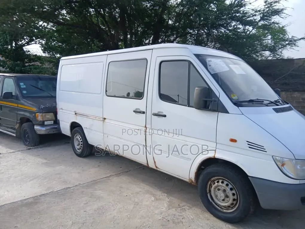 Mercedes-Benz Sprinter 2005 White