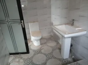 4bdrm House in Brother K Estate, Kumasi Metropolitan for sale