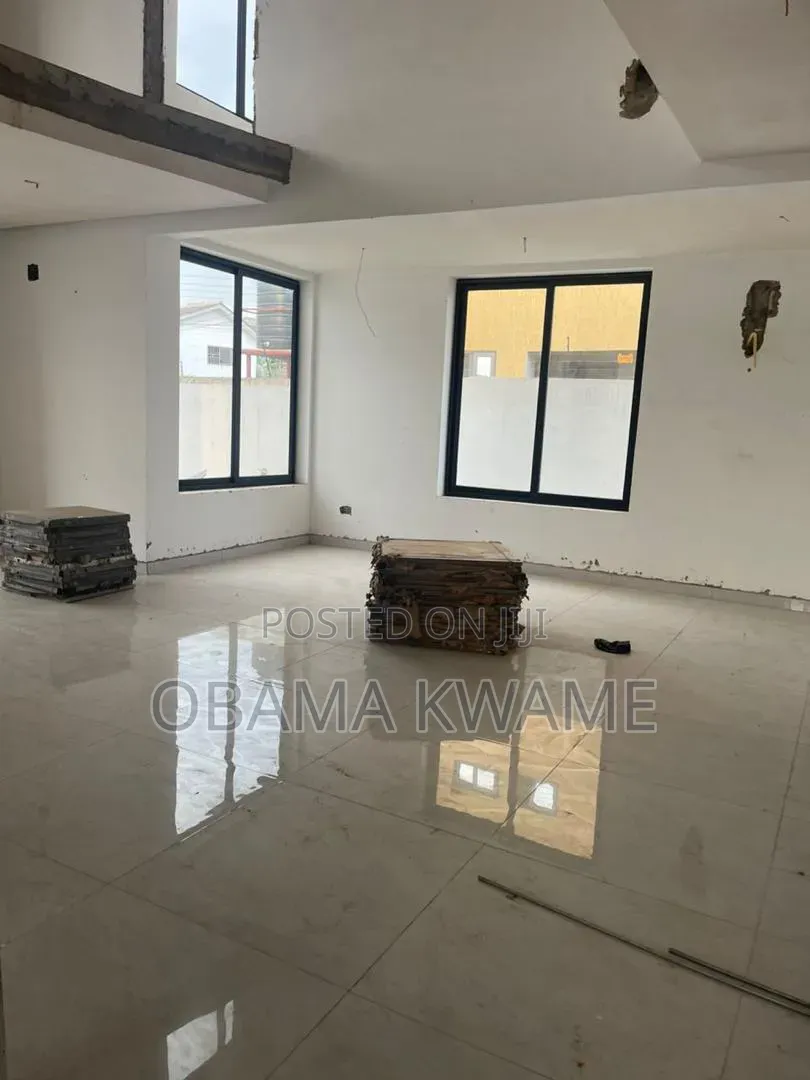 4bdrm Penthouse in Laryea Homes, American House for sale