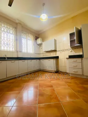 4bdrm House in Laryea Homes, Police Station for rent