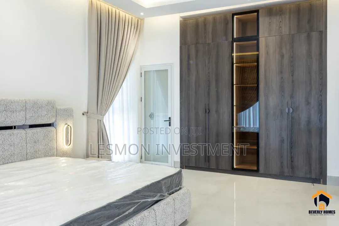 4bdrm Mansion in Lesmon Investment, Coca Cola for sale