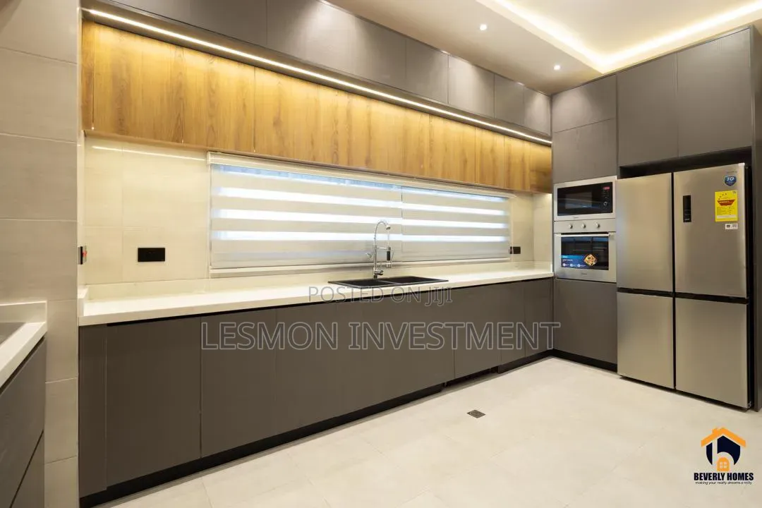 4bdrm Mansion in Lesmon Investment, Coca Cola for sale