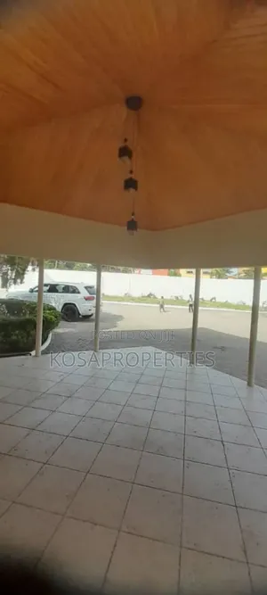 8bdrm House in East Legon for rent