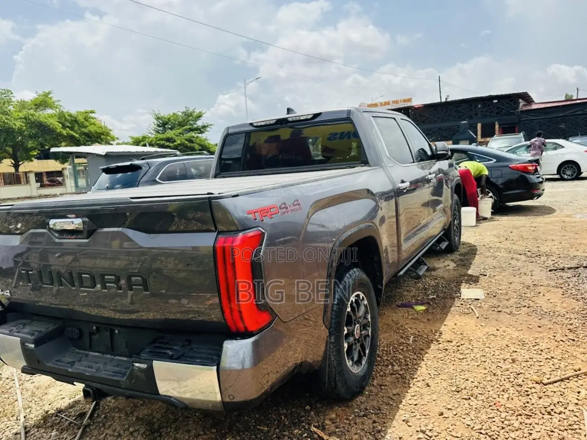 Toyota Tundra Limited CrewMax 6.5' Bed 2024 Gray