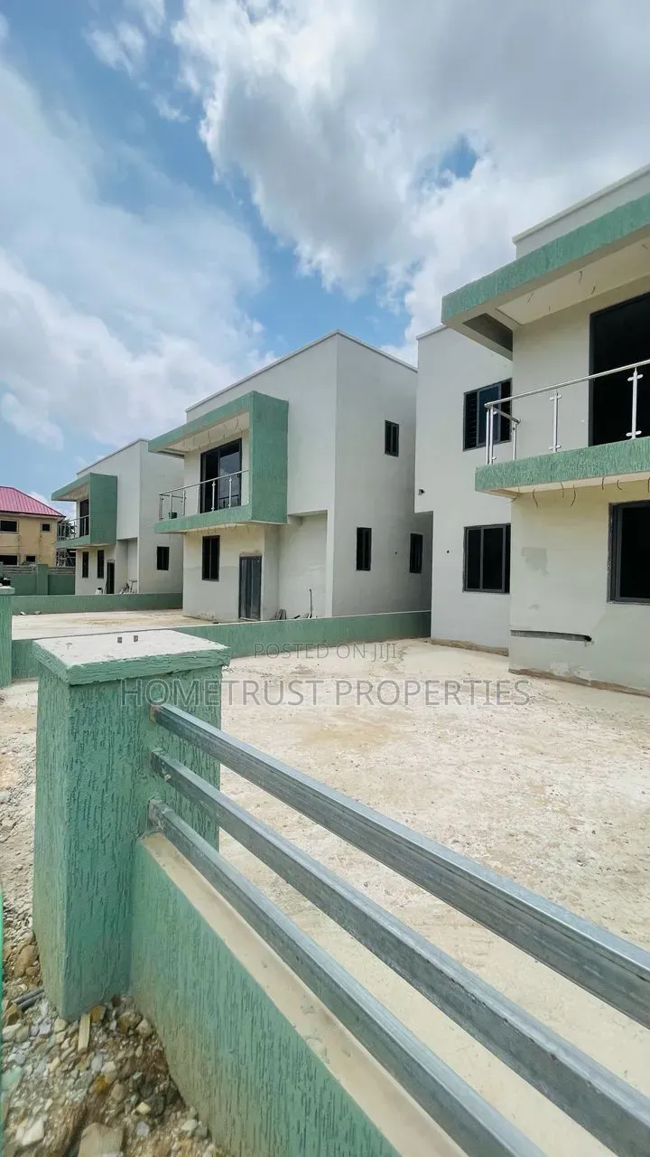 4bdrm Duplex in Achimota Kingsby, Mile 7 for sale