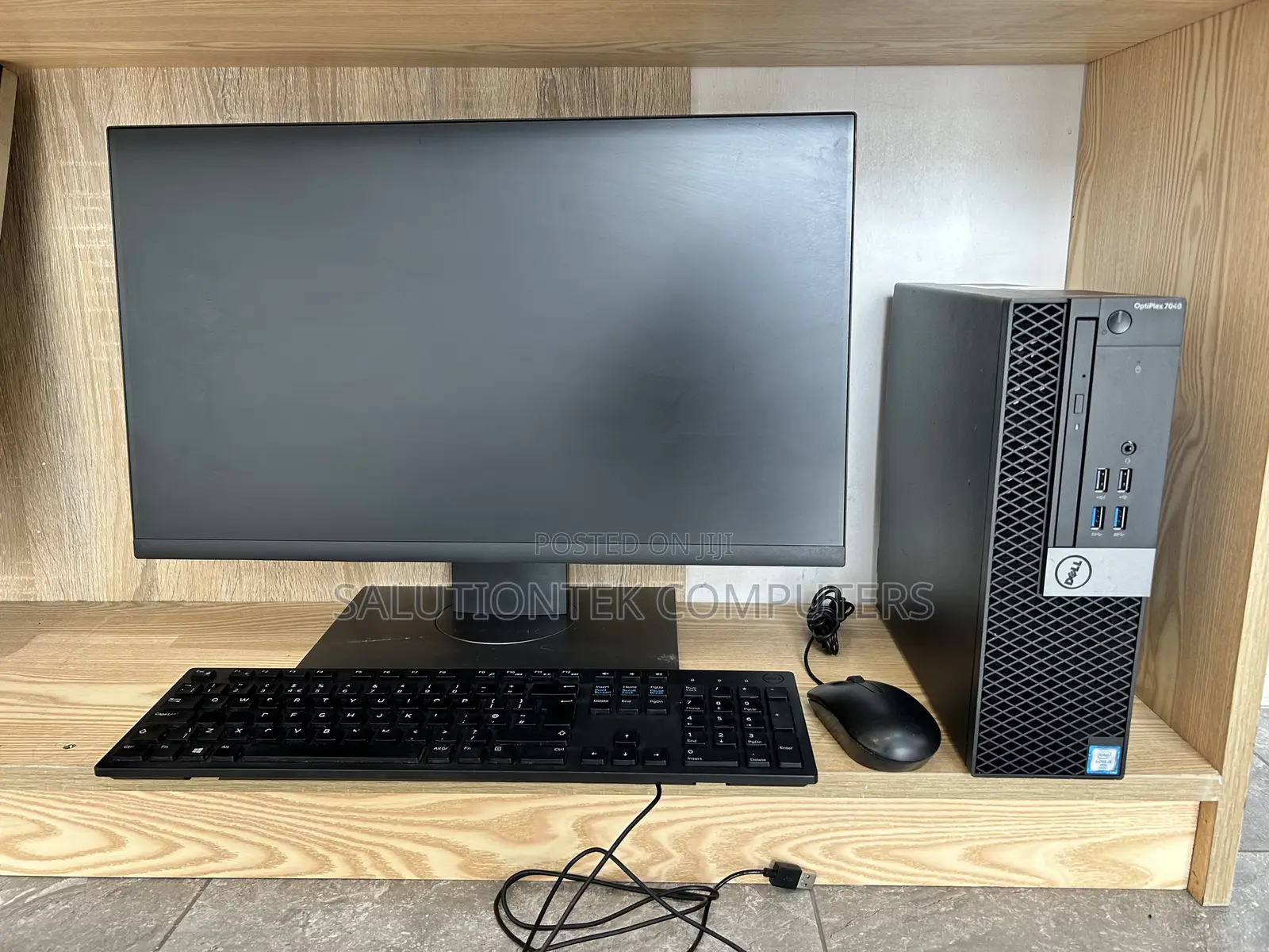Desktop Computer Dell OptiPlex 7040 8GB Intel Core i5 HDD 500GB