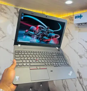 Laptop Lenovo ThinkPad E545 8GB Intel Core i5 HDD+SSD 500GB