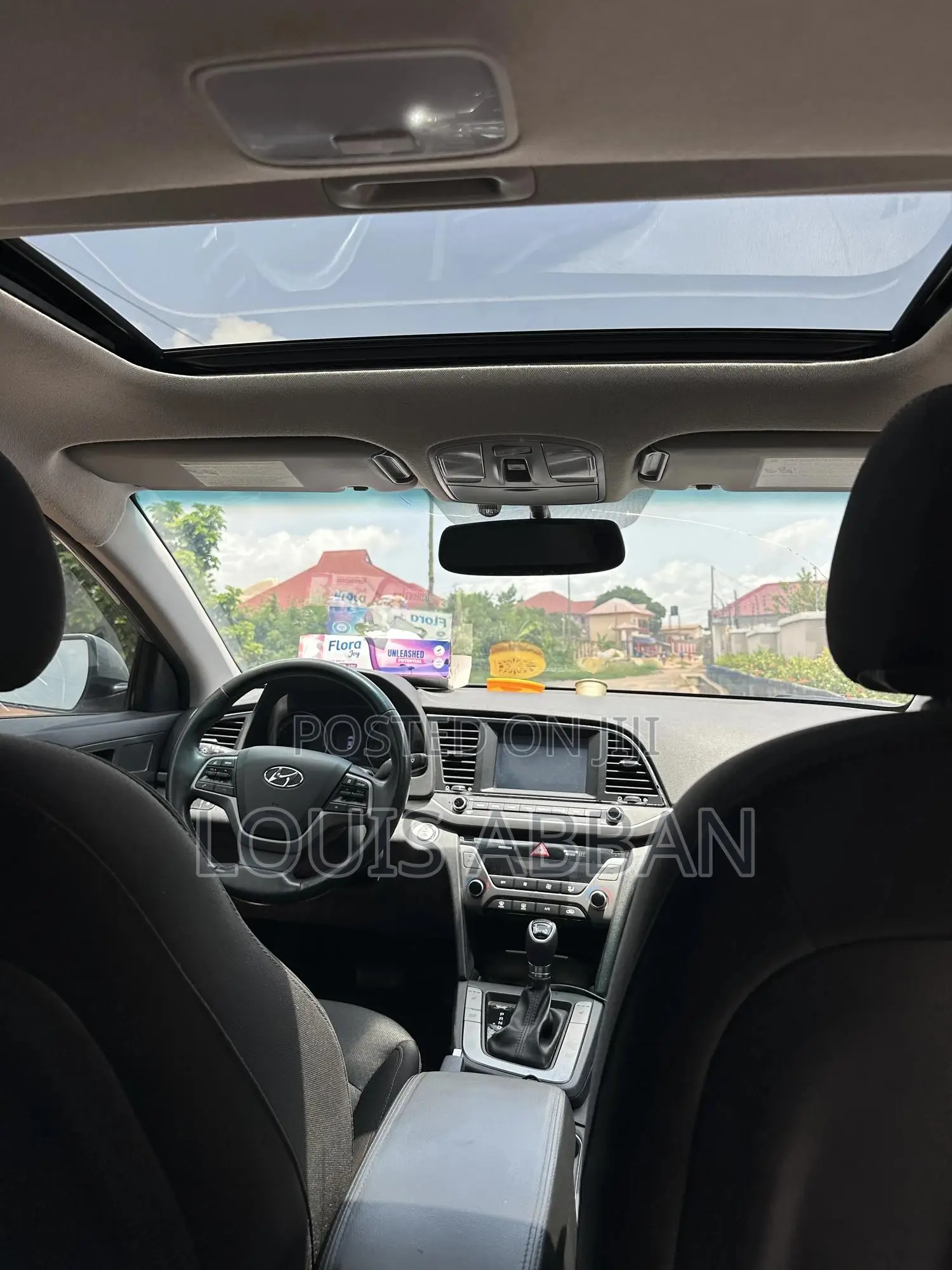 Hyundai Elantra SE Sedan FWD (2.0L 4cyl 6M) 2017 Silver