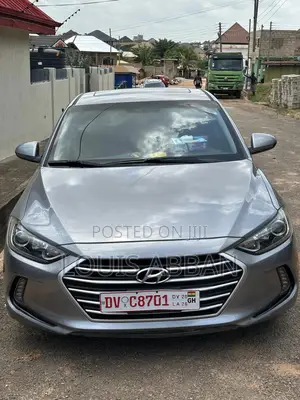 Hyundai Elantra SE Sedan FWD (2.0L 4cyl 6M) 2017 Silver