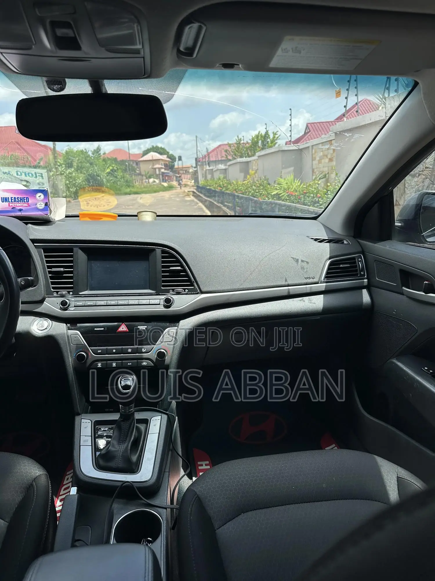 Hyundai Elantra SE Sedan FWD (2.0L 4cyl 6M) 2017 Silver