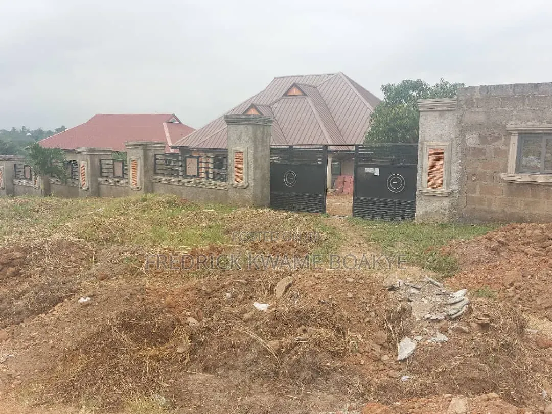 4bdrm House in Brother K Estate, Kumasi Metropolitan for sale