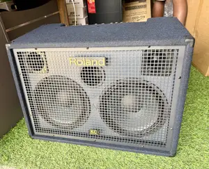 Roland Kc880 5 Channels Keyboard Combo