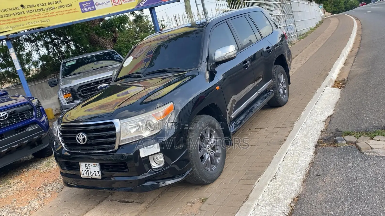 Toyota Land Cruiser 4.6 V8 GX-R 2012 Black