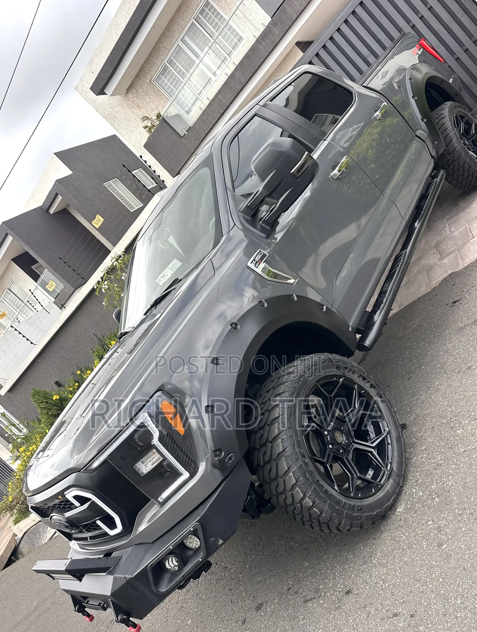 Ford F-150 Platinum 2021 Gray