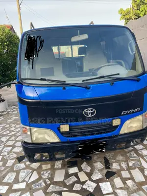 Toyota Dyna Blue