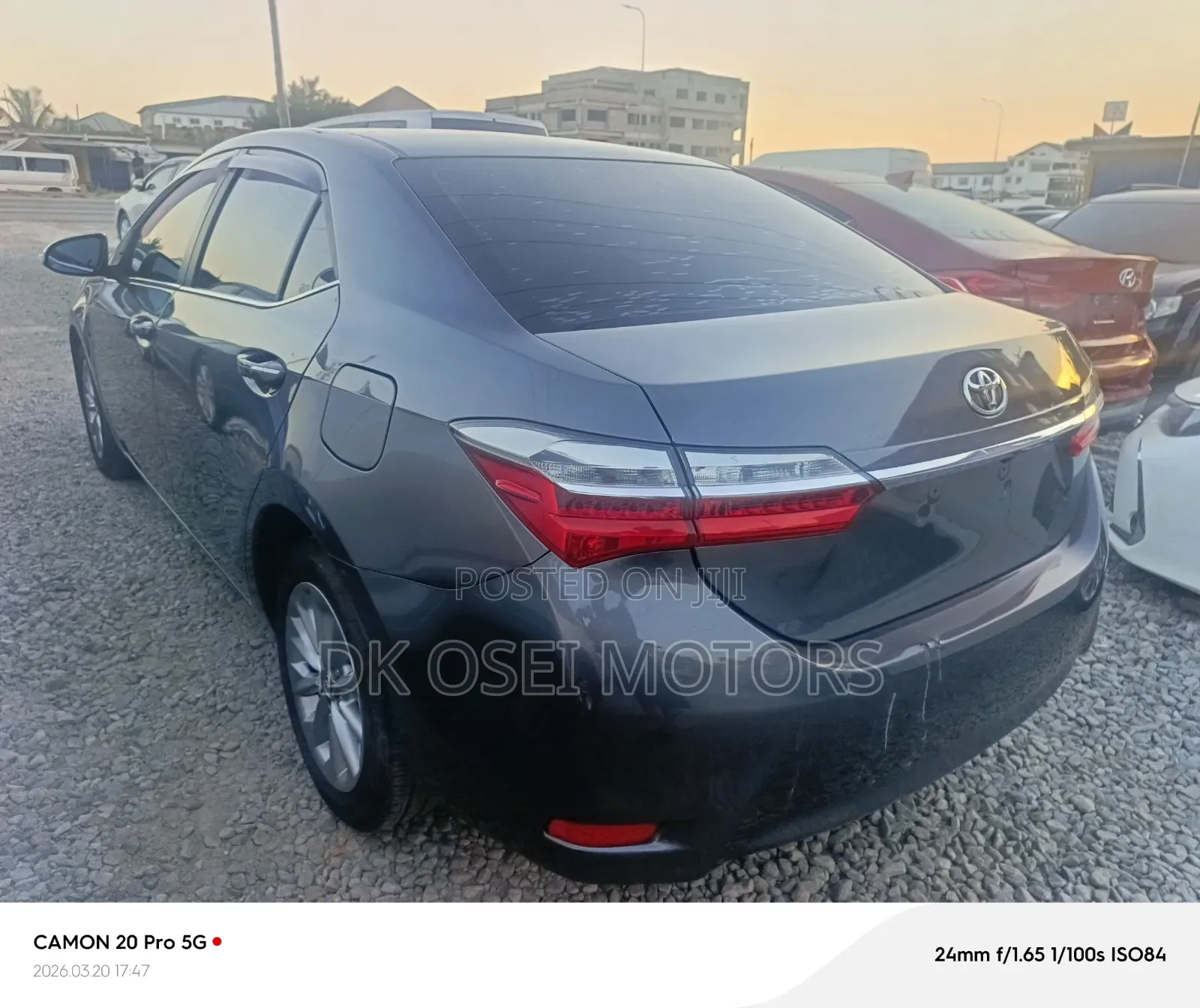Toyota Corolla SE Special Edition 4dr Sedan (1.8L 4cyl CVT) 2017 Gray