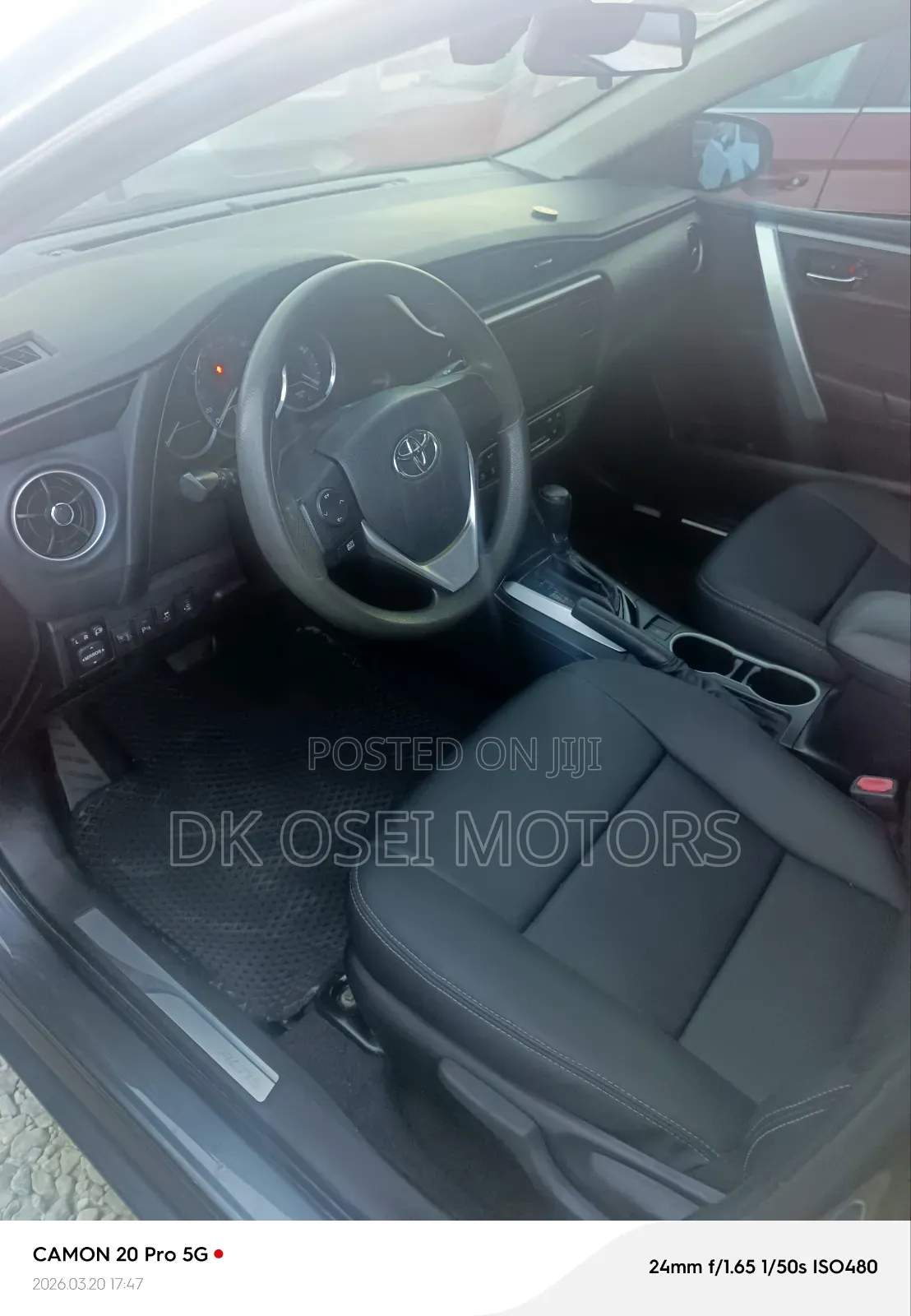 Toyota Corolla SE Special Edition 4dr Sedan (1.8L 4cyl CVT) 2017 Gray