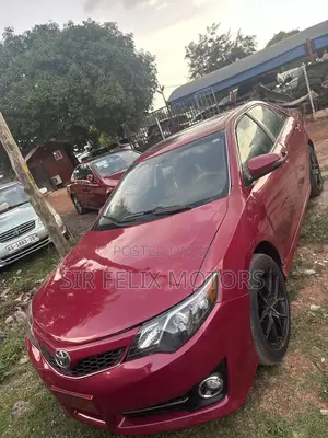 Toyota Camry XLE 4dr Sedan (2.5L 4cyl 6A) 2014 Red