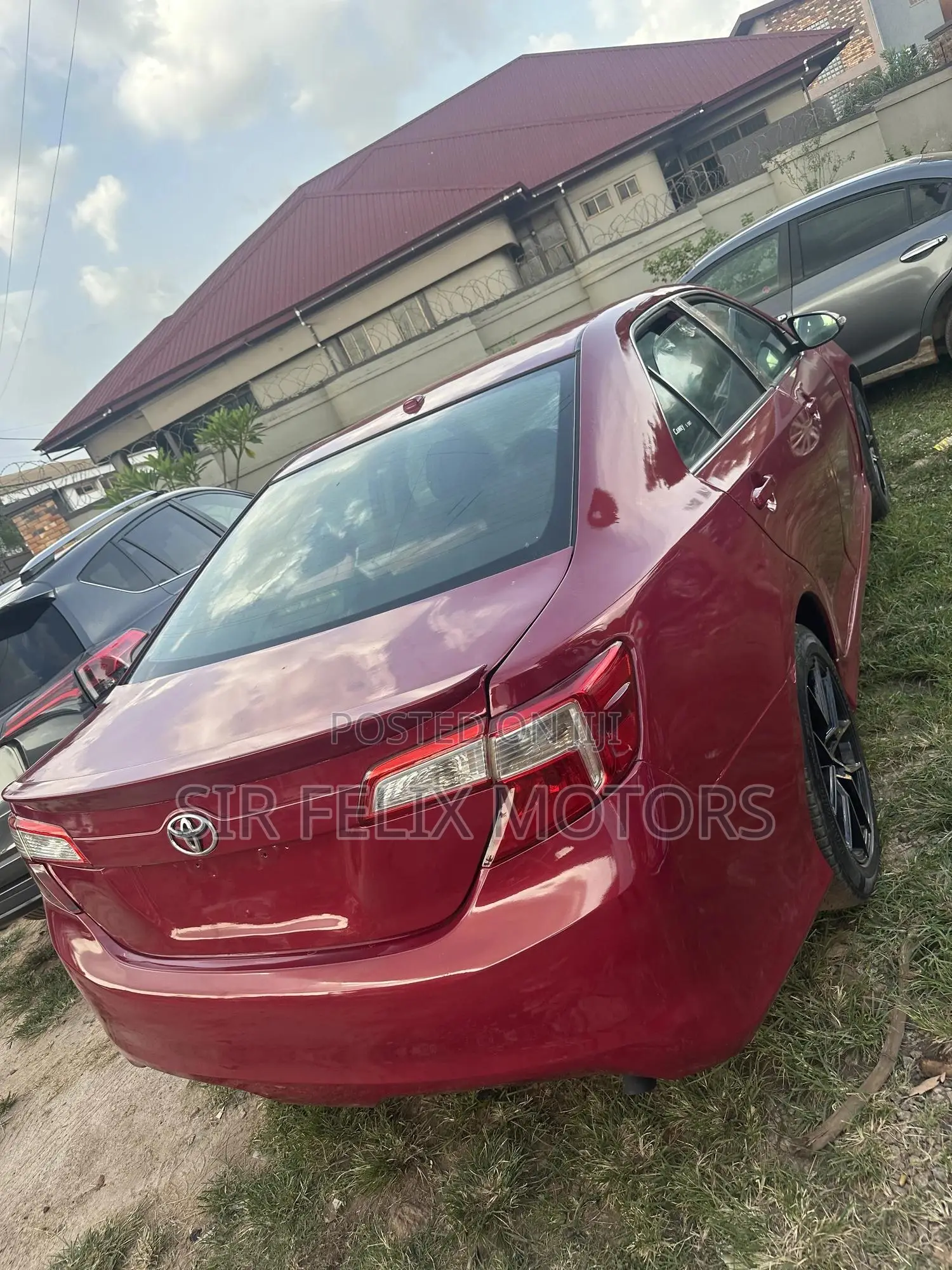 Toyota Camry XLE 4dr Sedan (2.5L 4cyl 6A) 2014 Red
