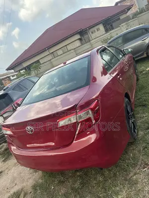Toyota Camry XLE 4dr Sedan (2.5L 4cyl 6A) 2014 Red