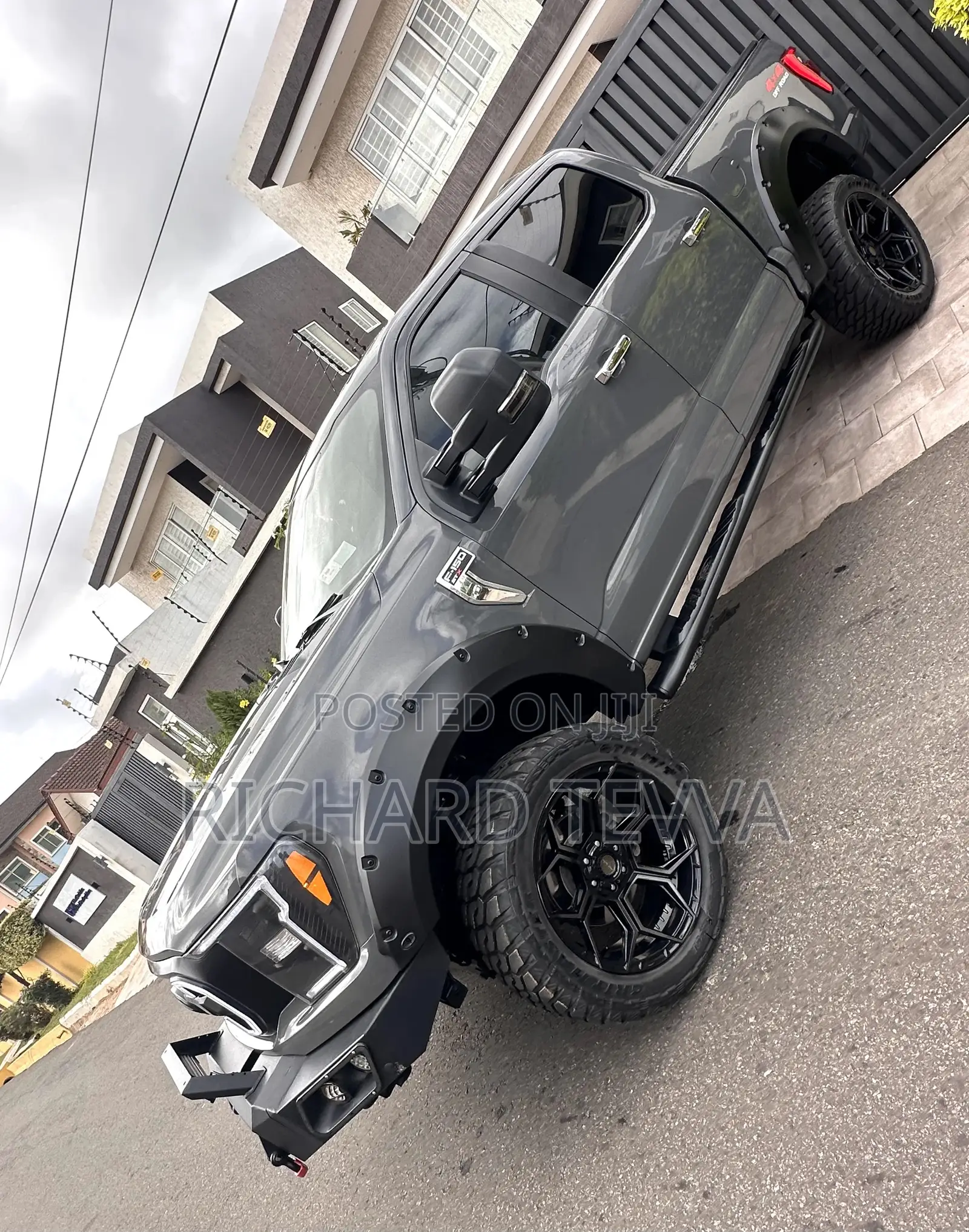 Ford F-150 Platinum 2021 Gray