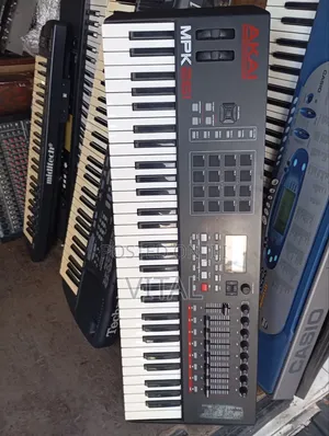 Akai Mpk261