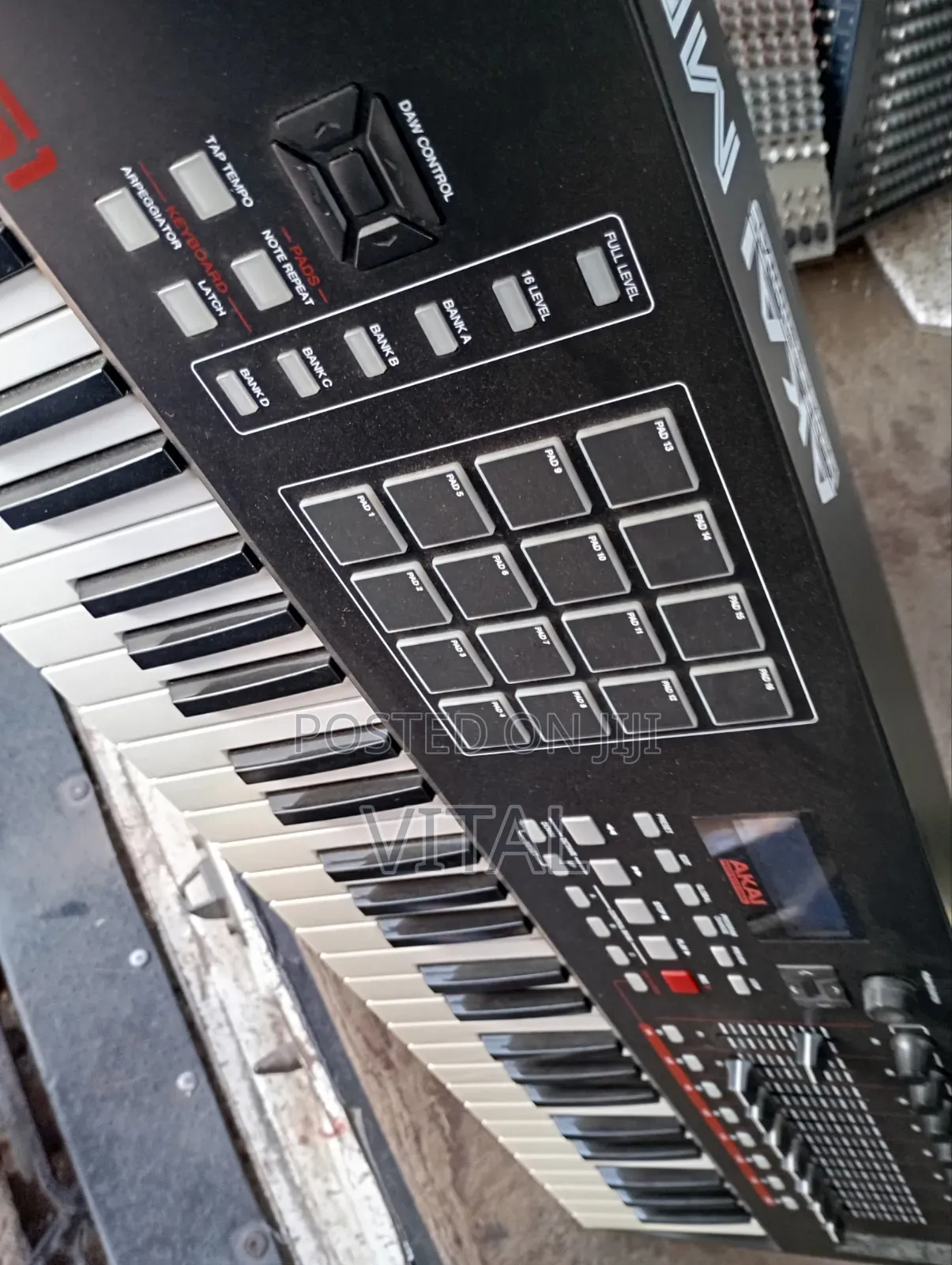 Akai Mpk261