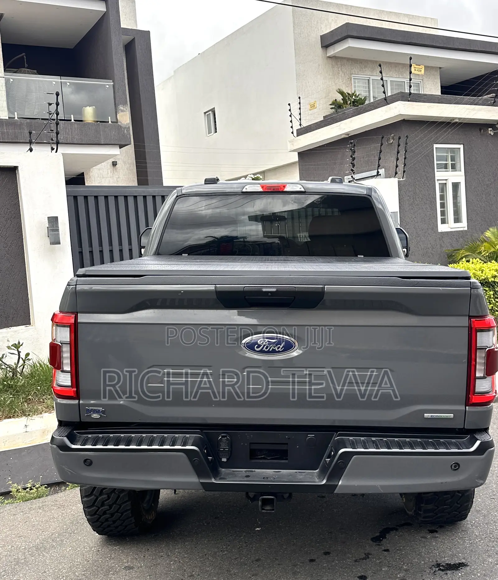 Ford F-150 Platinum 2021 Gray