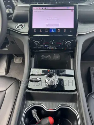 Jeep Grand Cherokee L Altitude 4WD 2024 Black