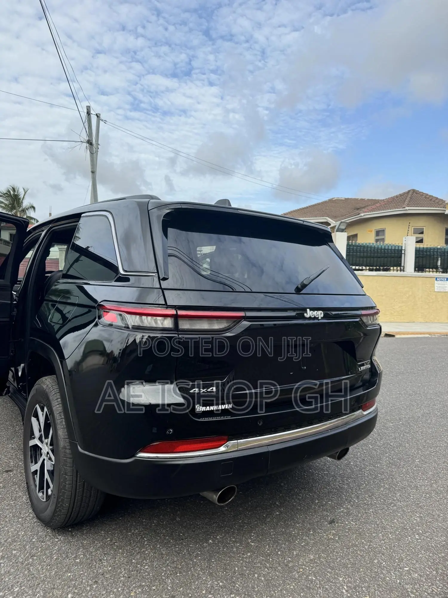 Jeep Grand Cherokee L Altitude 4WD 2024 Black