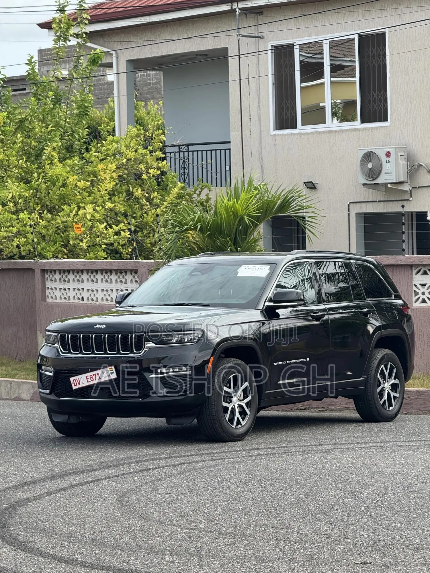 Jeep Grand Cherokee L Altitude 4WD 2024 Black