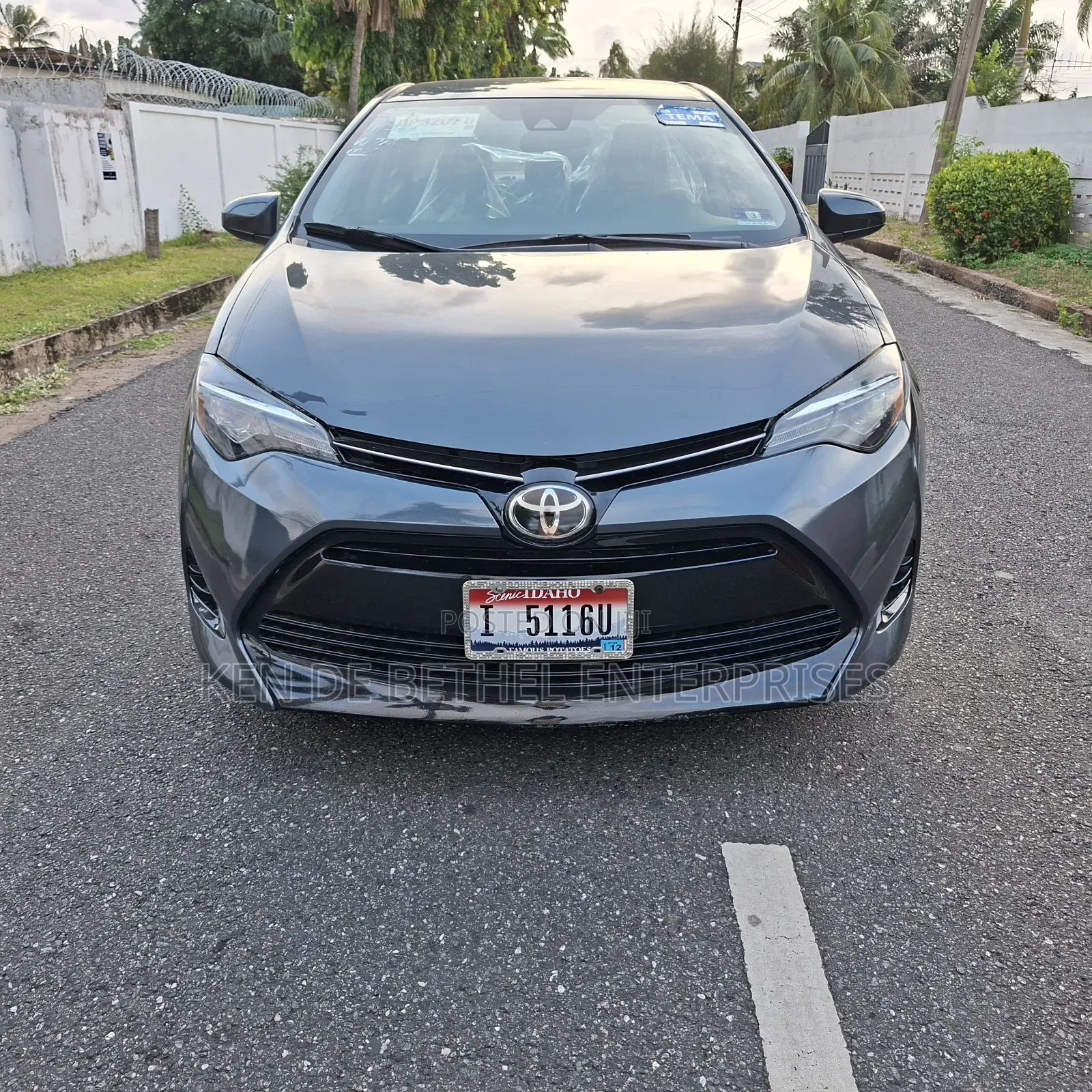 Toyota Corolla LE 4dr Sedan (1.8L 4cyl CVT) 2017 Gray