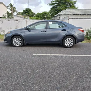 Toyota Corolla LE 4dr Sedan (1.8L 4cyl CVT) 2017 Gray