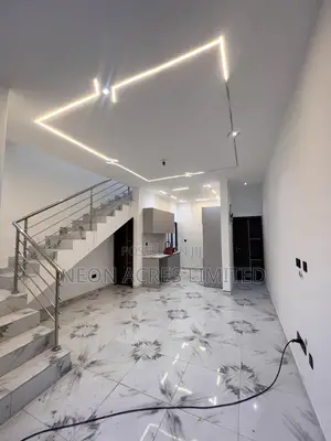 3bdrm House in Crystal Park, East Legon for sale