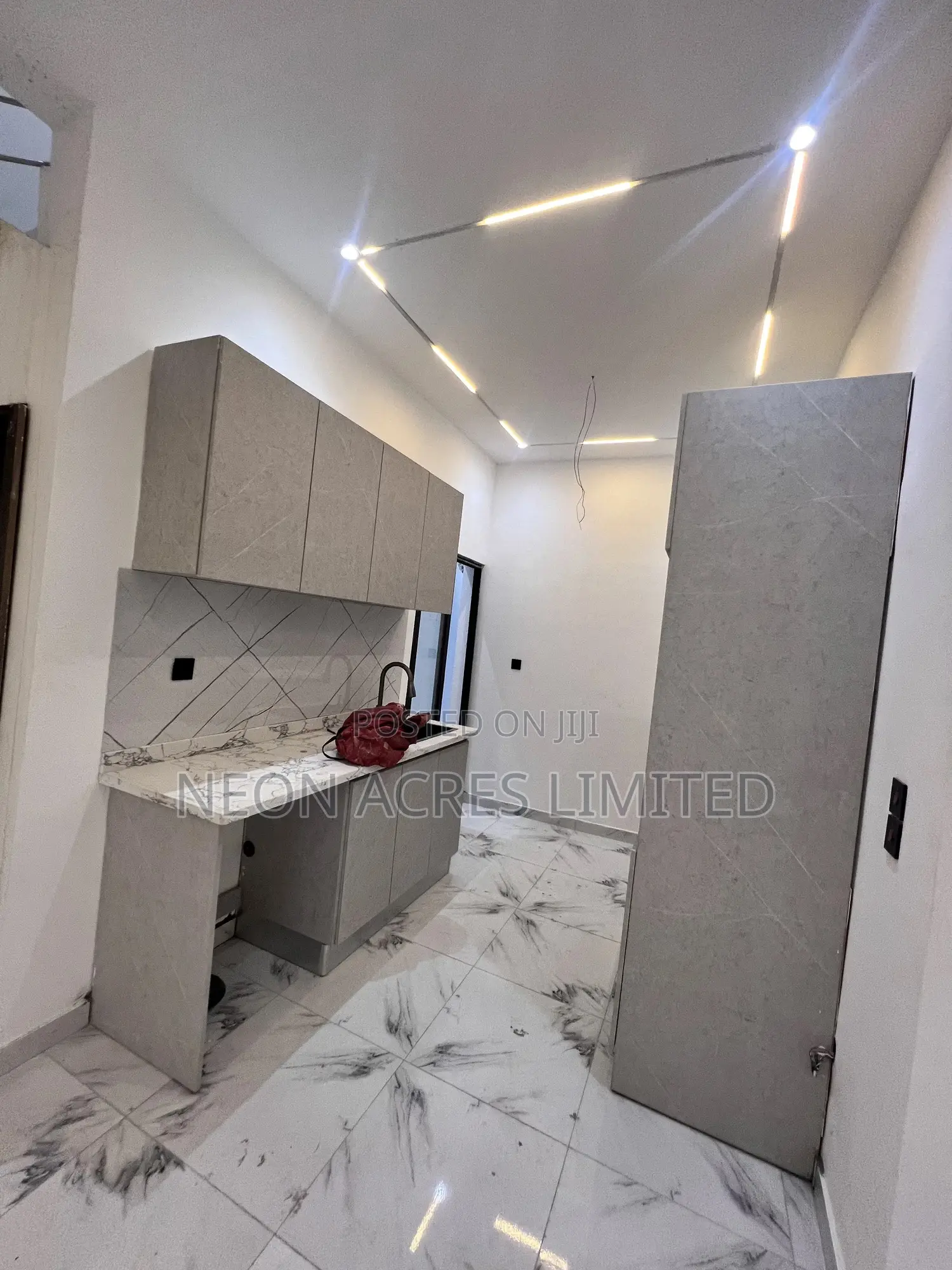 3bdrm House in Crystal Park, East Legon for sale