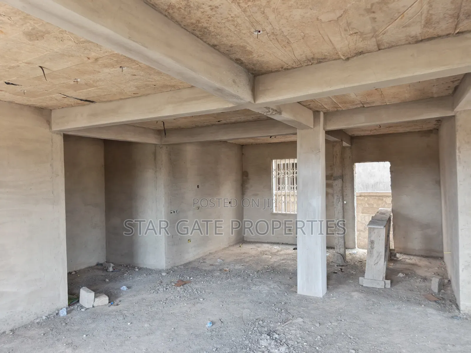 8bdrm House in Sokoban, Kumasi Metropolitan for sale