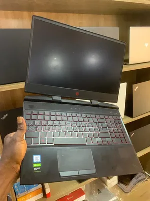 Laptop HP Omen 15-dh002nr 16GB Intel Core i5 SSD 128GB